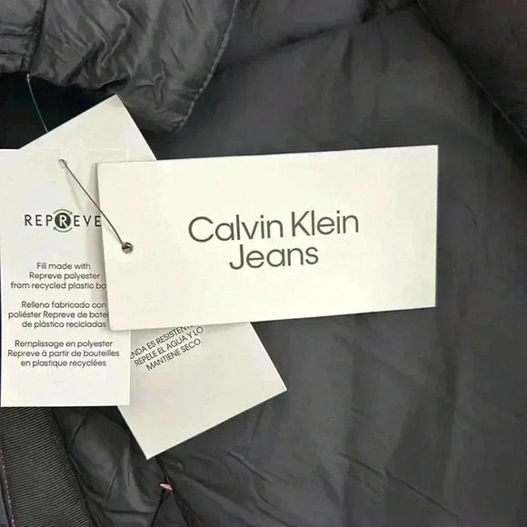 Calvin Klein puffer large - Picture 13 of 14
